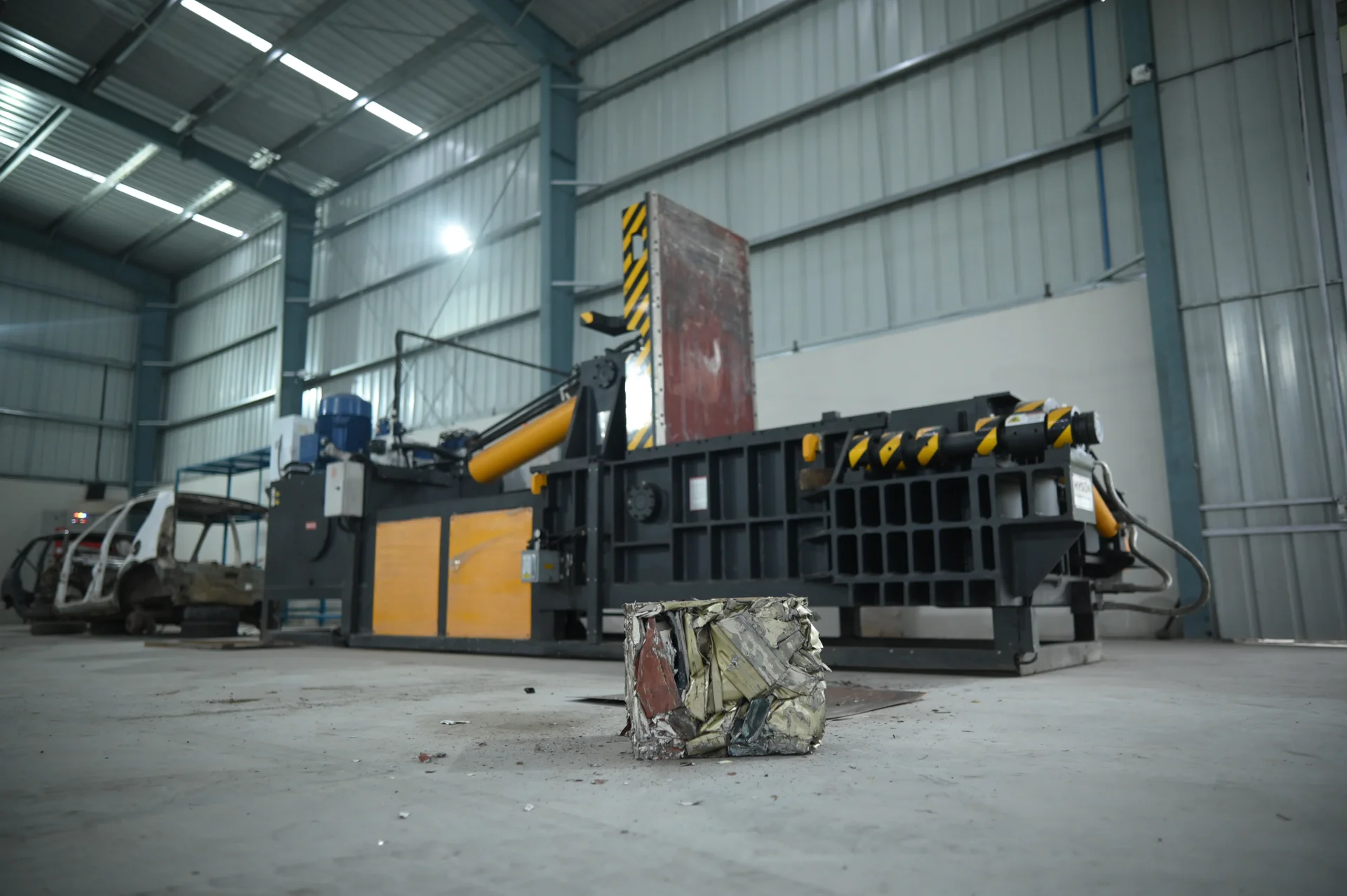 Industrial baling equipment inside the Entropia Recurva plant